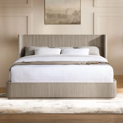 Leanna King Bed in Light Oak Veneer