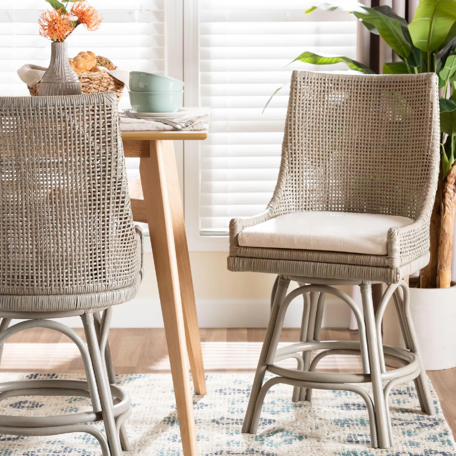 Bella Swivel Counter Stool - Thumbnail 4