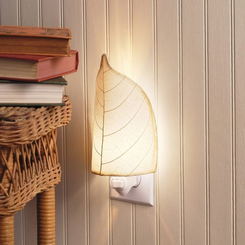 Leaf Nightlight in Single Natural Cocoa Leaf