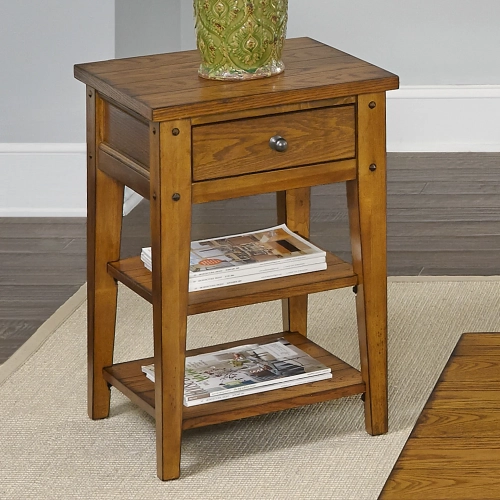 Lake House Side Table in Oak Wood
