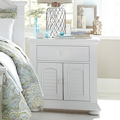 Summer House I Nightstand in Oyster White Wood