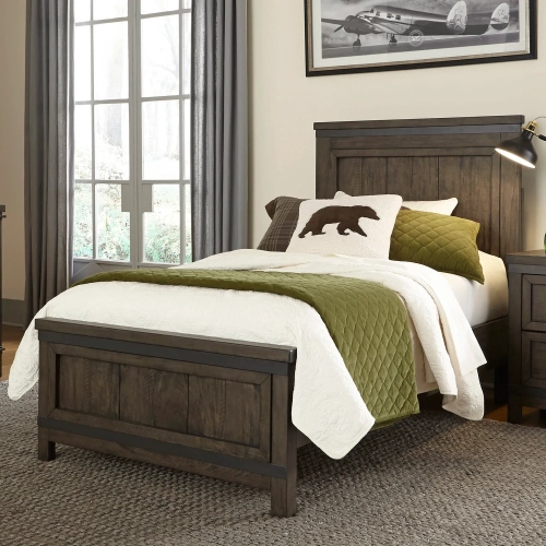 Thornwood Hills Full Panel Bed in Distressed Gray