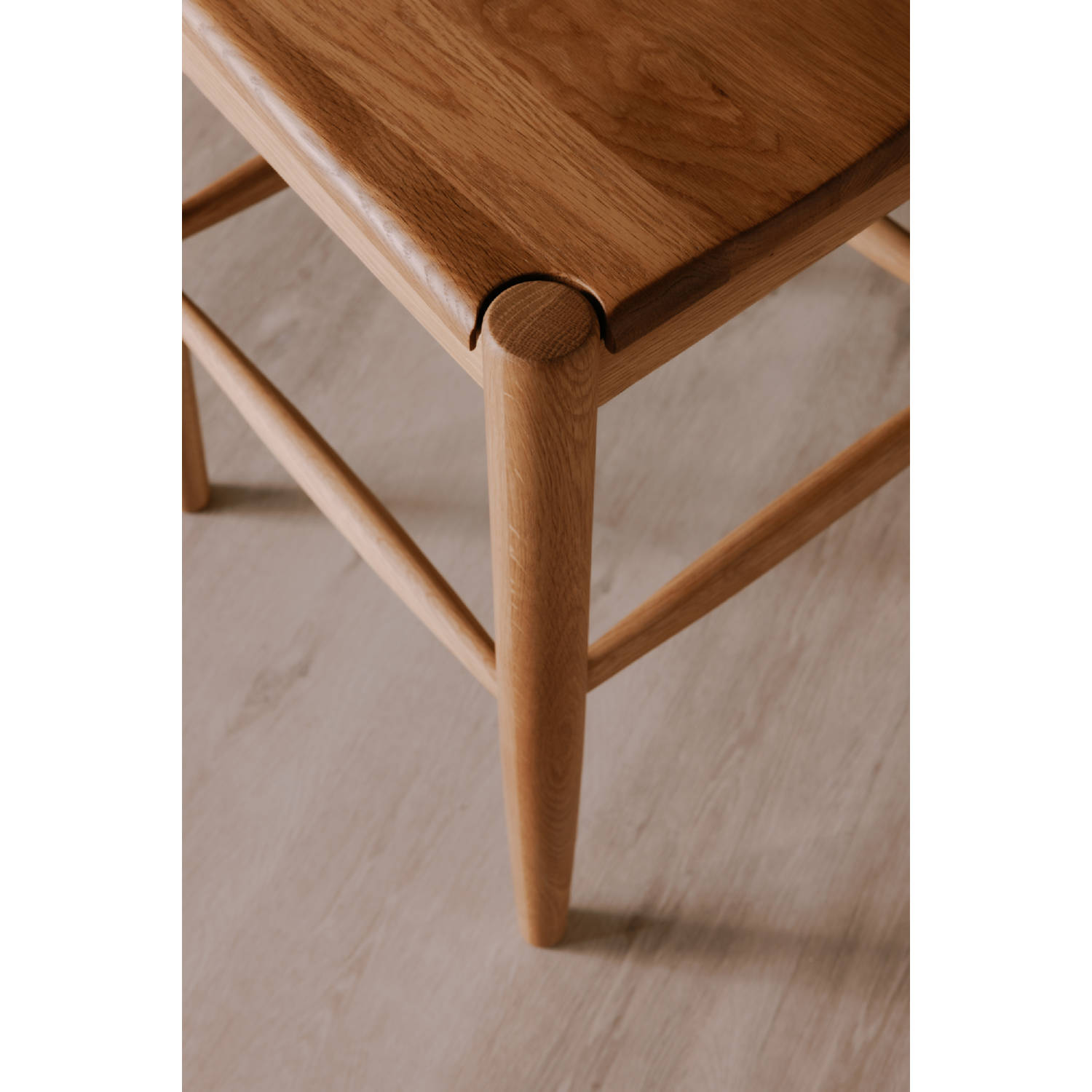MOE's Owing Counter Stool