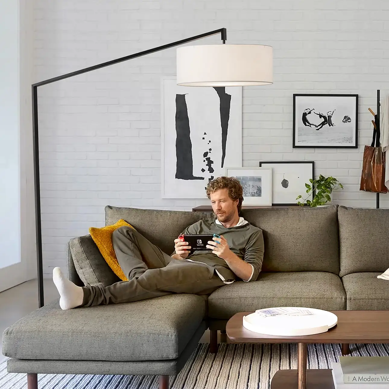 Nova Stretch Arc Floor Lamp - Thumbnail 4