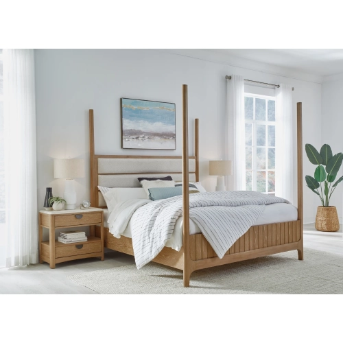 Escape King Poster Bed & 2 Nightstands in Glazed Natural Oak