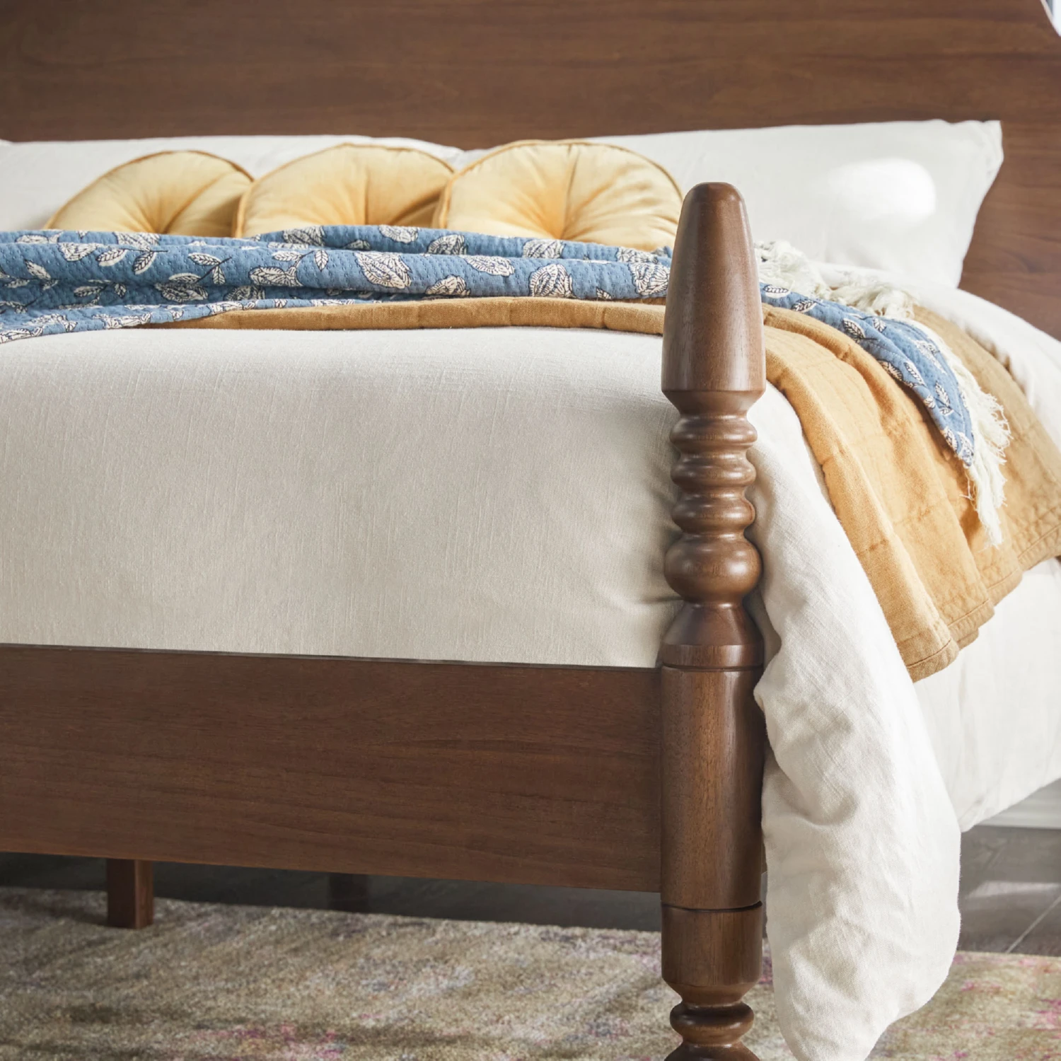 Walker Edison Vivienne Spindle Post Bed - Thumbnail 5